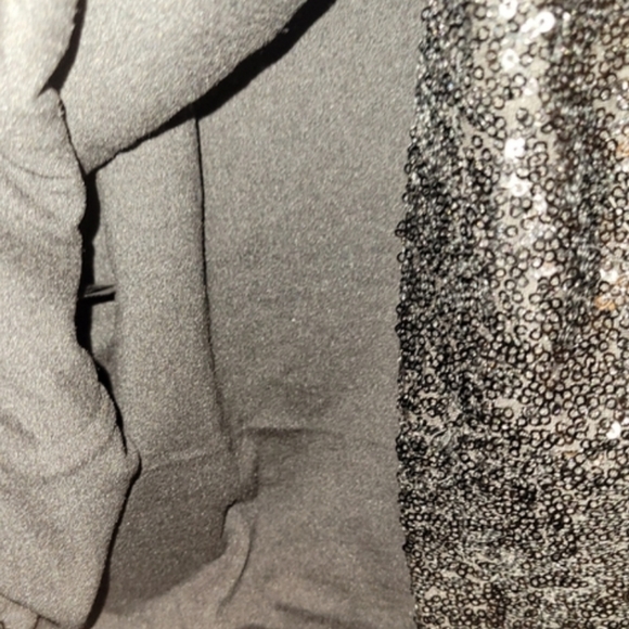 BB Dakota Black Bell Sleeve Sequin Top - Picture 10 of 12